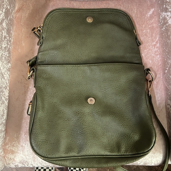 Olive Green Crossbody Purse ✨🌿 Gold Zippers & Details - Picture 5 of 6